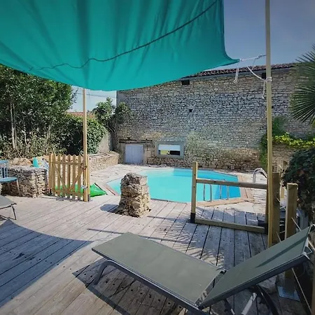 Landhaus Les Du Nid Charentais La Poterie (Charente)
