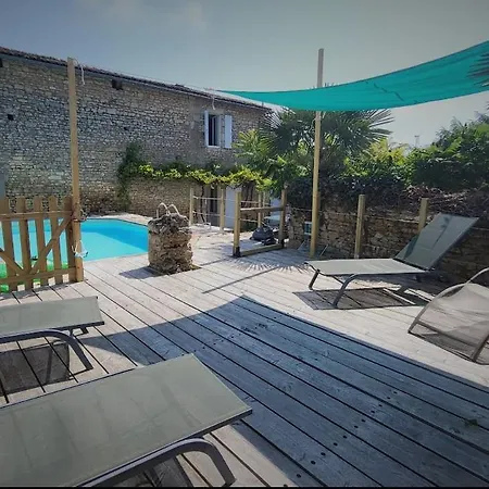 Les Du Nid Charentais Casa rural La Poterie (Charente)