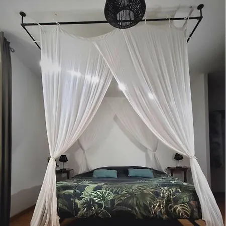 Landhaus Les Du Nid Charentais La Poterie (Charente)