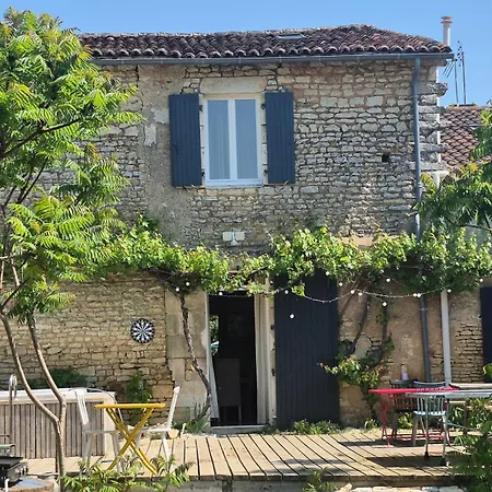 Les Du Nid Charentais Casa rural La Poterie (Charente)